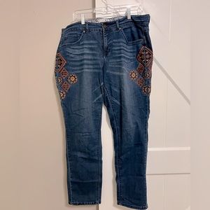 EUC size 16W Code Bleu Gracie Bestie Embroidered Jeans